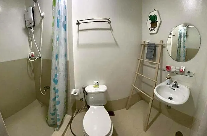 Euphoria Staycation At Smdc Trees Residences Hotel 4*